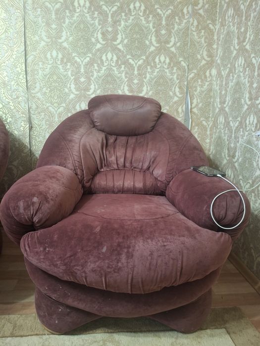 Отдам диван бушный