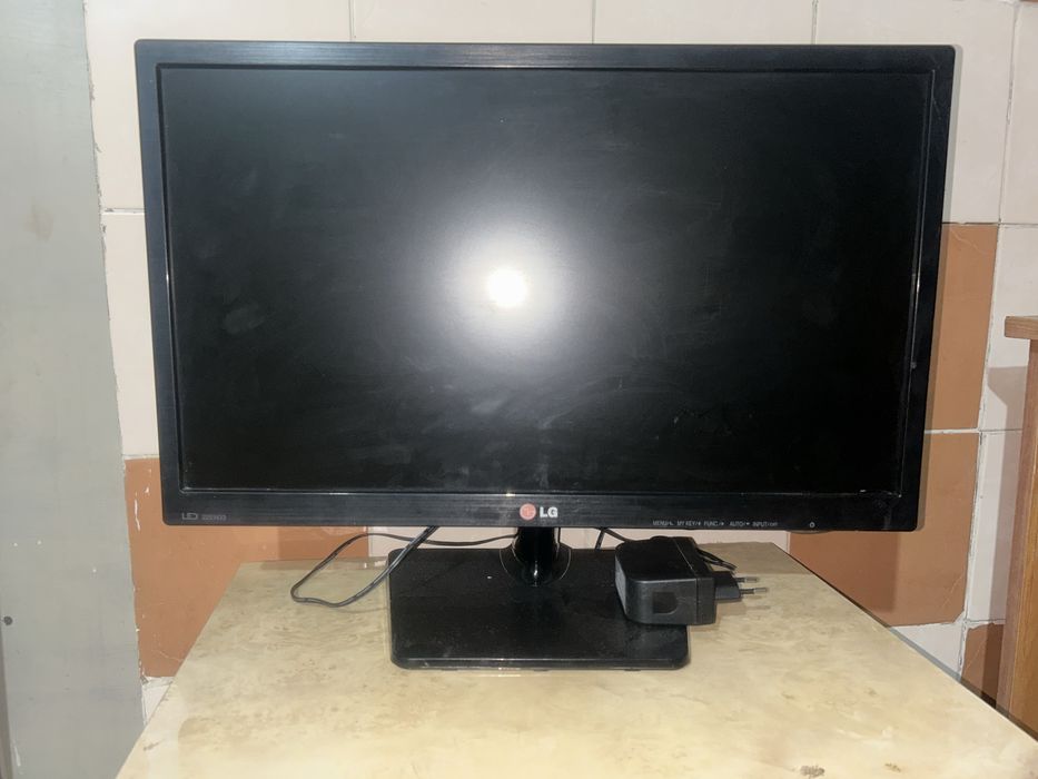 монитор LG диагональ 22