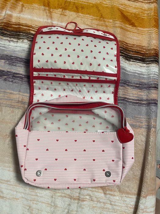 Несесер за път за козметика