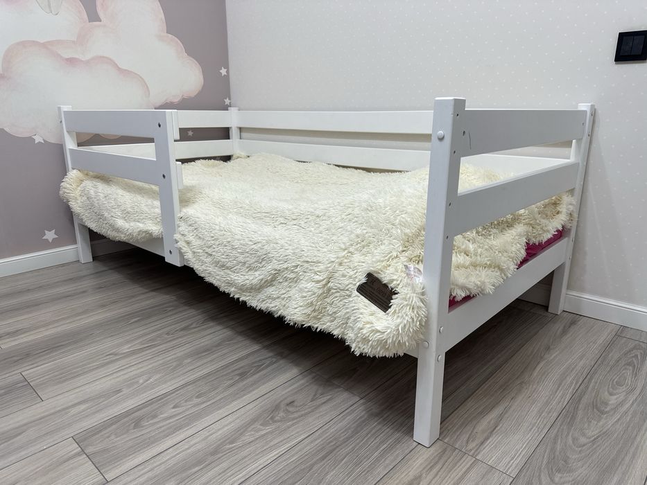 Детская кровать с матрасом