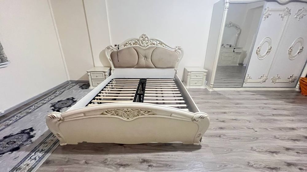 Срочно продам спальный гарнитур