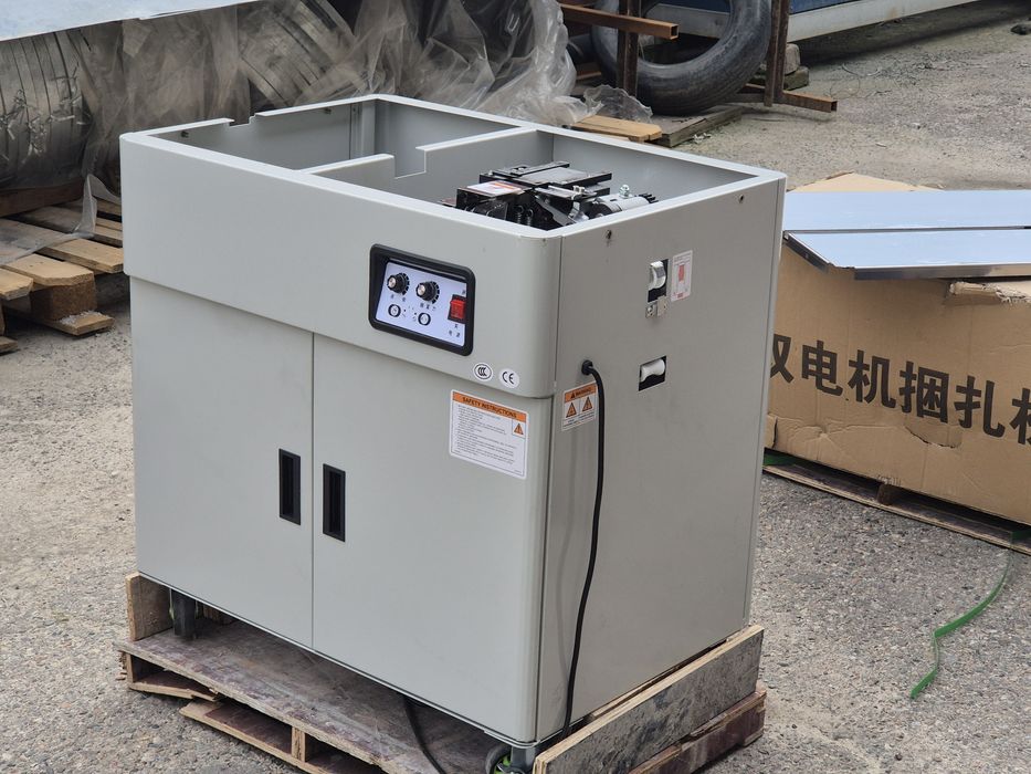 Полуавтоматическая упаковочная машина для Пэт и полипропиленовой ленты