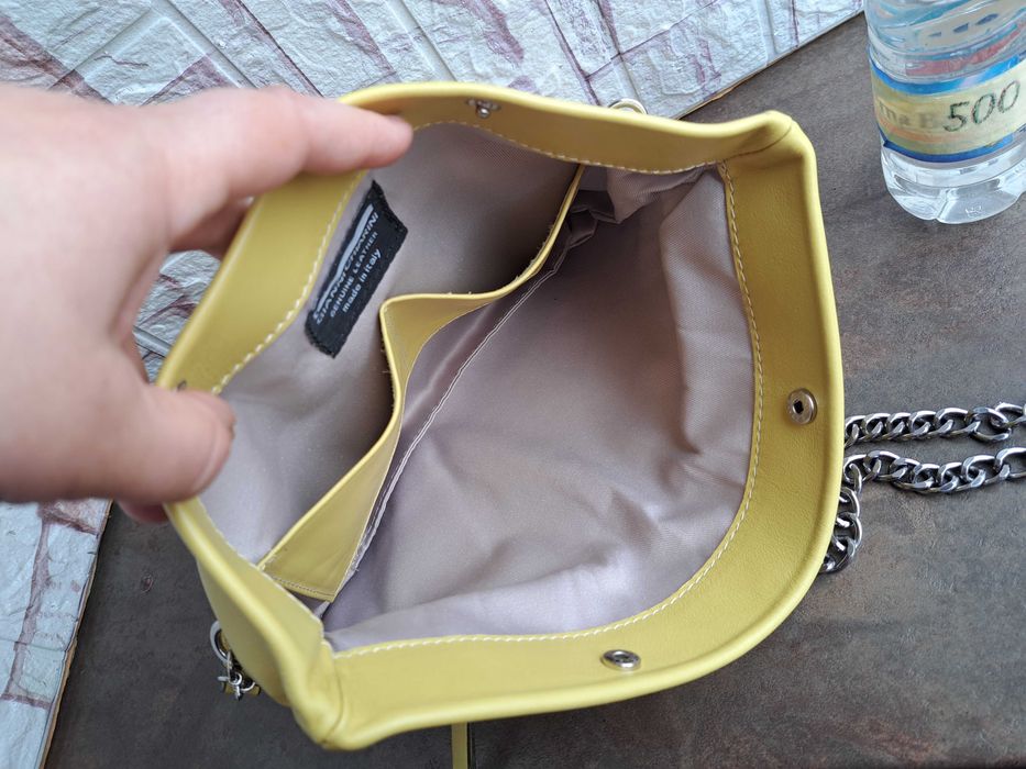 дамска чанта,Gianni Chiarini,жълта малка чантичка-естествена кожа