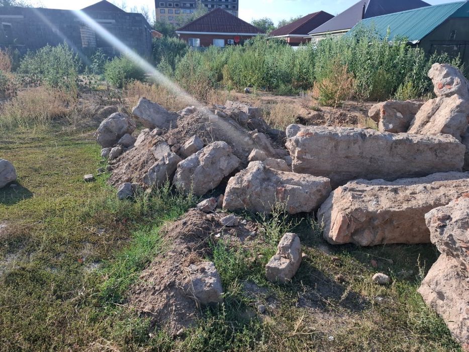 Бут, камень продам