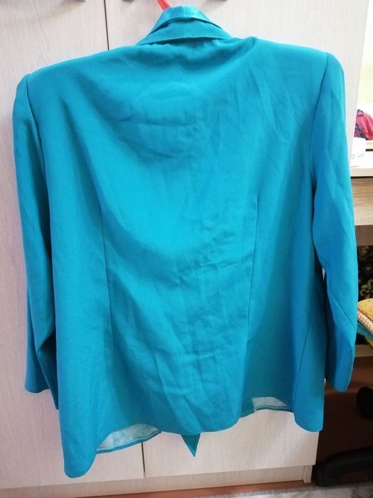 Костюм женский продам