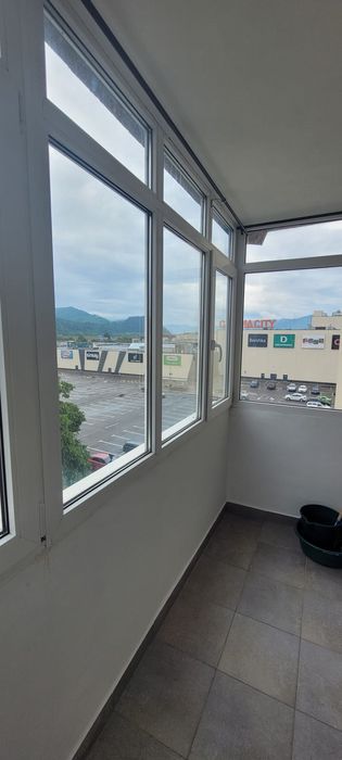 Dau in chirie un spartament cu 2 camere in precista renovat total  300€ pe luna