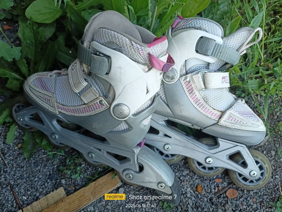 Продам ролики размер регулируется