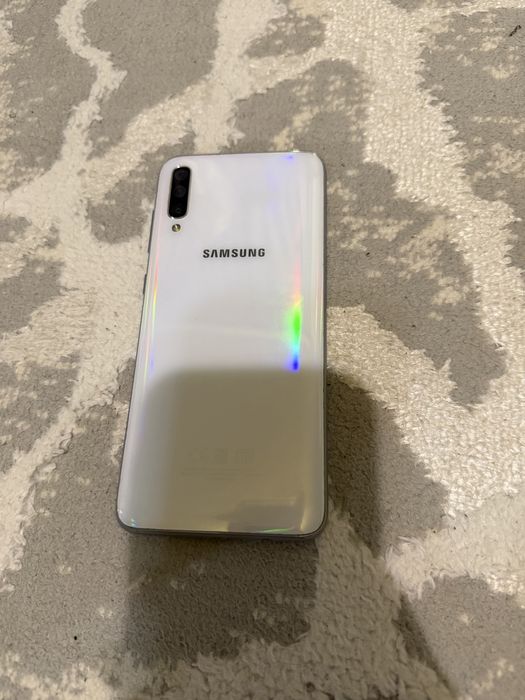 Продам Самсунг А 70