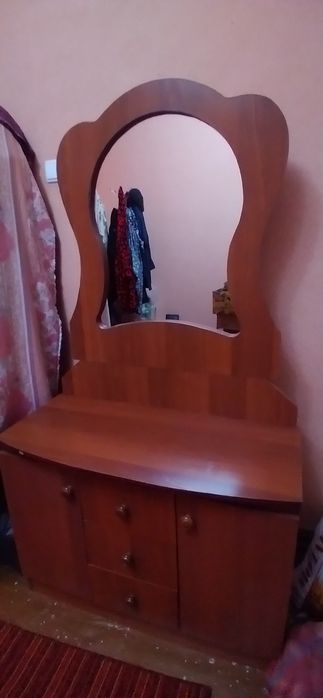 Bolalar shkafi va Tryumo SOTILADI !