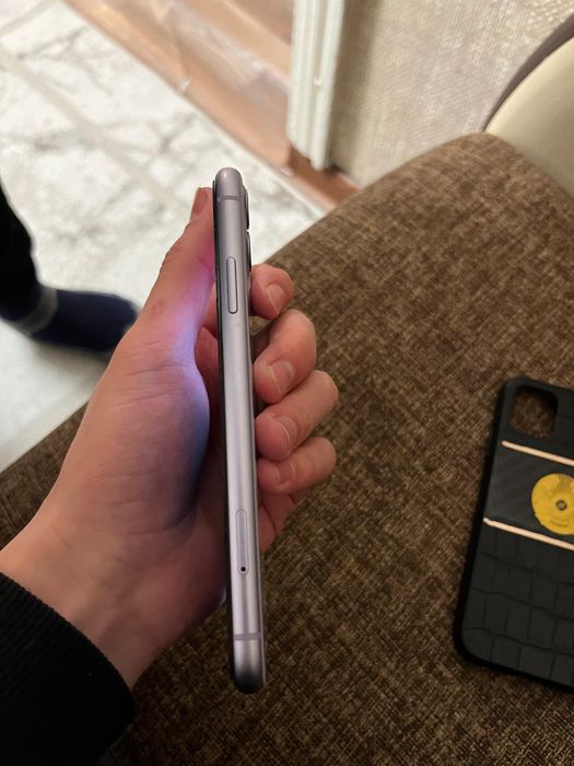 Айфон 11 в идеальным состояние