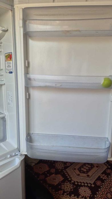 Продам холодильник