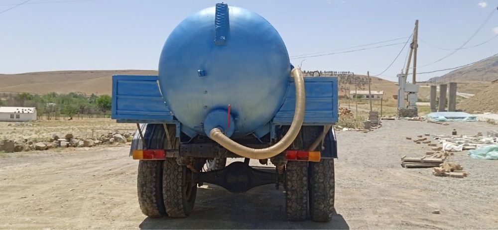 Gaz 53 srochna sotiladi