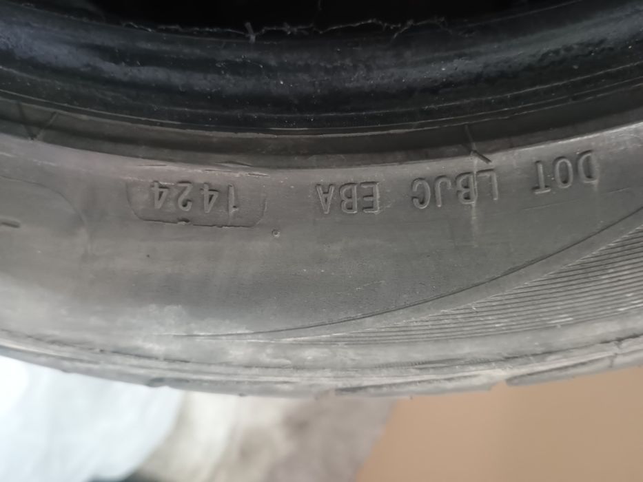 Vând anvelope de vară