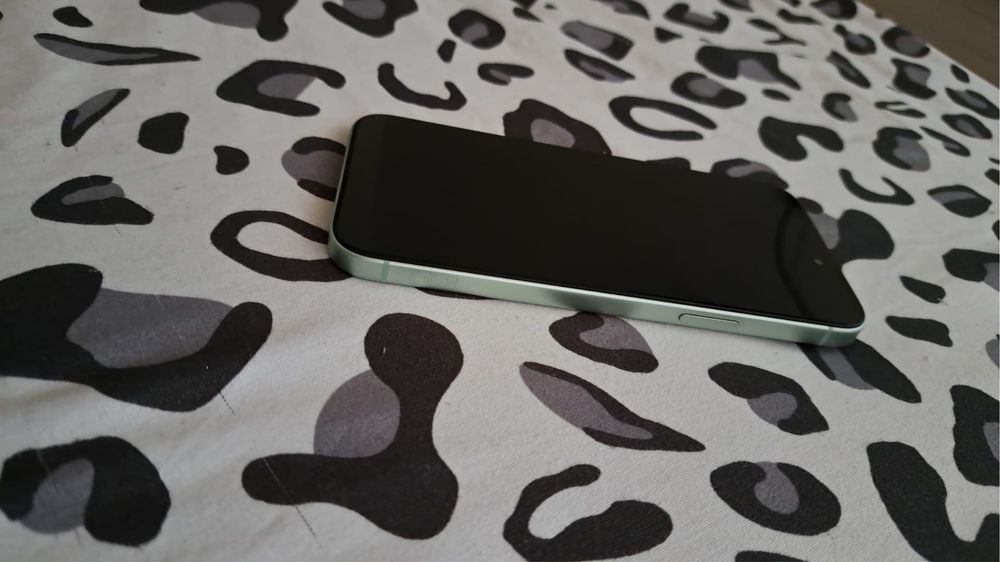 Iphone 15plus green
