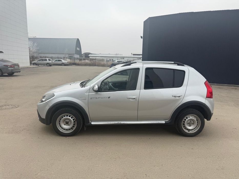 Reno Sandero 2013 год