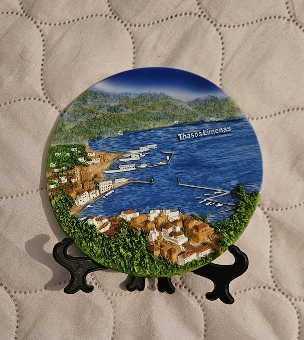 Чинийки и сувенири от България и чужбина