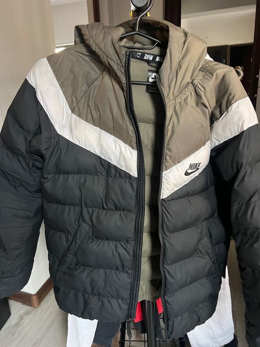 Зимно яке за момче Nike 147 -158 см.