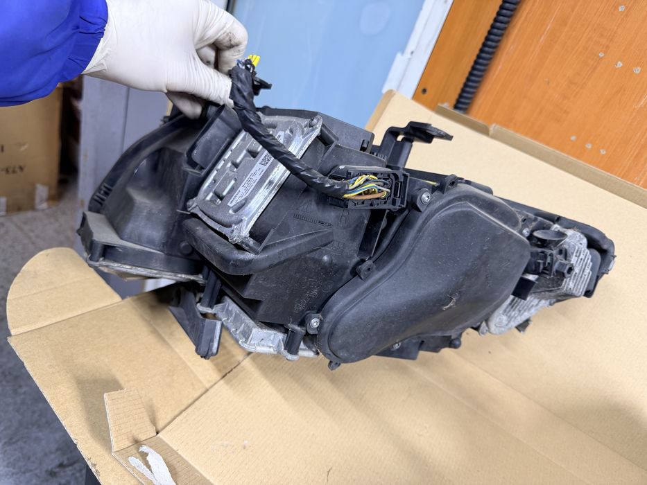 Far bixenon bmw e92 e93 lci faruri bixenon bmw e92 e93 lci