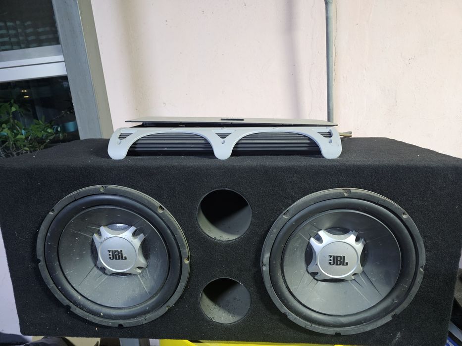 Продам JBL сабвуфер