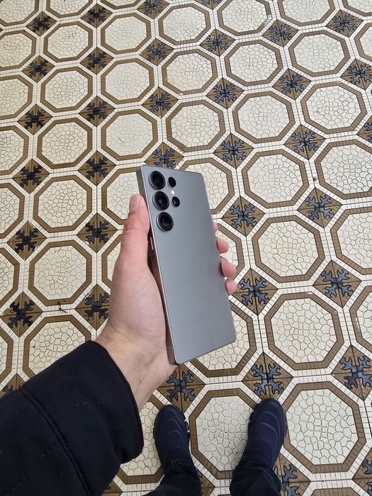 Samsung S25 Ultra 12/512 2simsotiladi