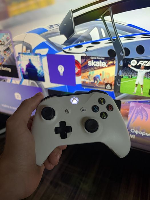 Продаю Xbox one s 1tb