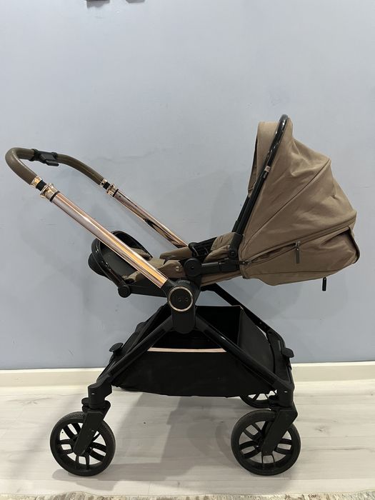 Продаю прогулочную коляску Kidilo