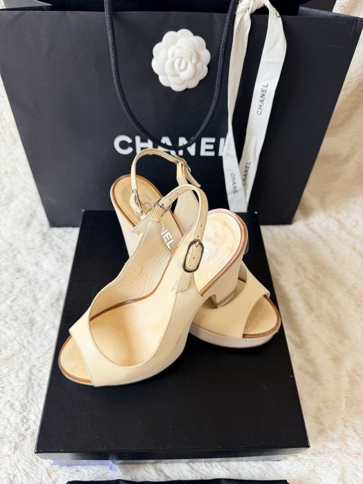 Sanda Chanel SS10