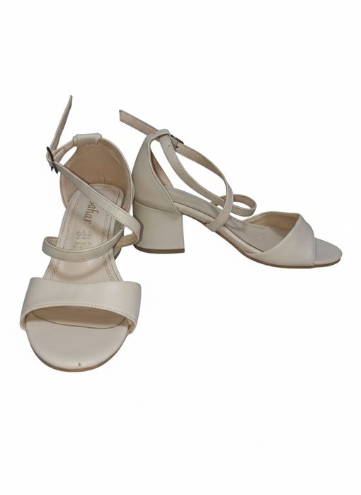 продаются туфли на каблучке