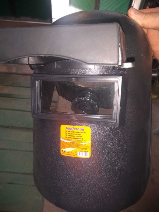 шлем за заваряване