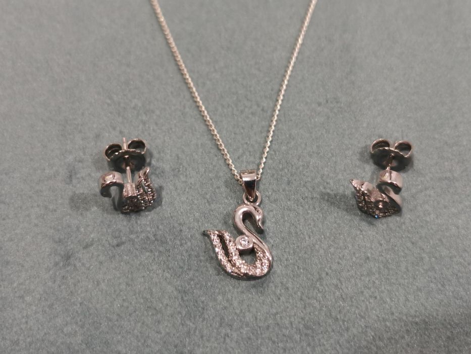 Set Argint model Lebada - lant, cercei, pandantiv - model deosebit