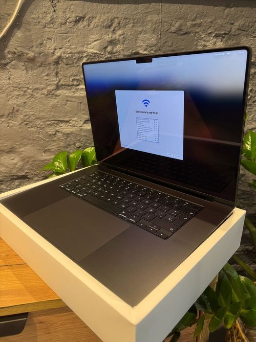 Б/У MacBook Pro 16” M3 Pro/ 18Gb / 512GB Black