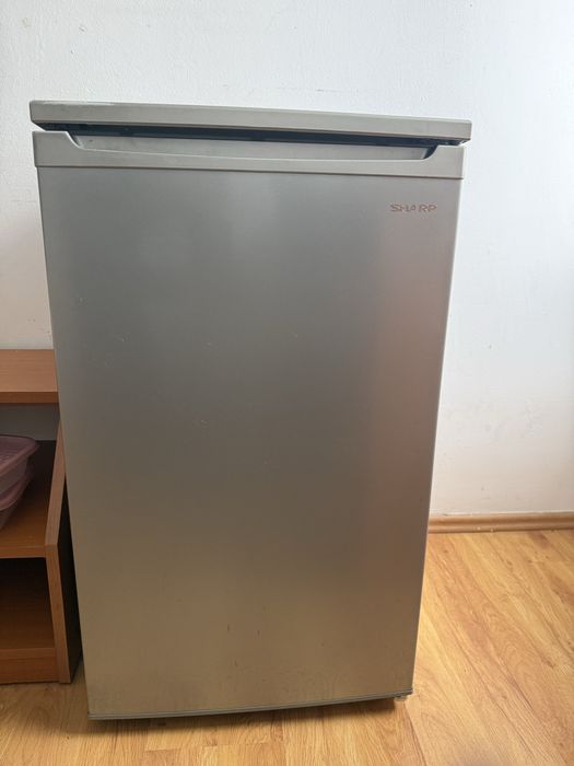 Frigider cu o usa sharp