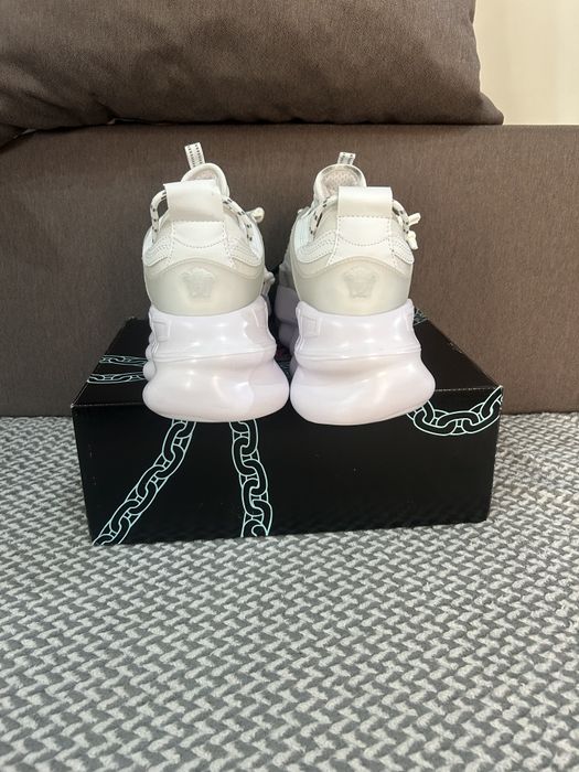 Versace Chain Reaction 42,43