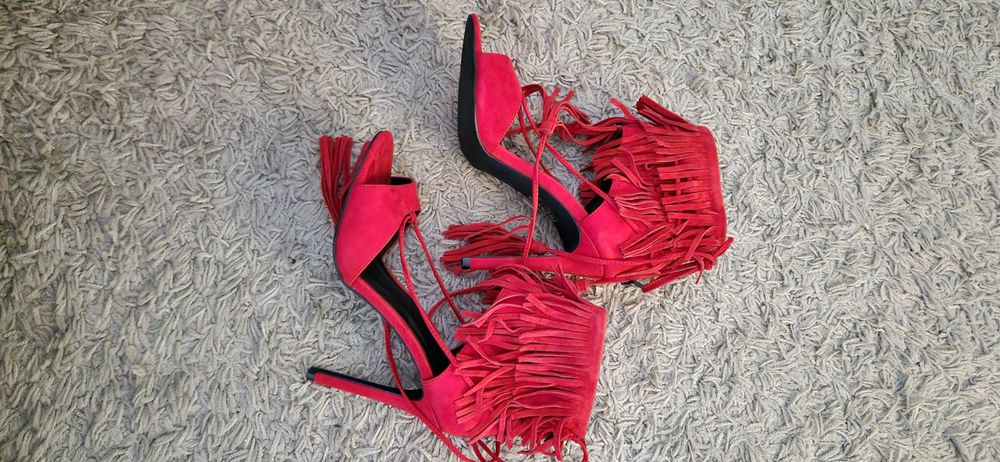 Обувки висок ток червени, сини Bata, сребристи сандали - естествена ко