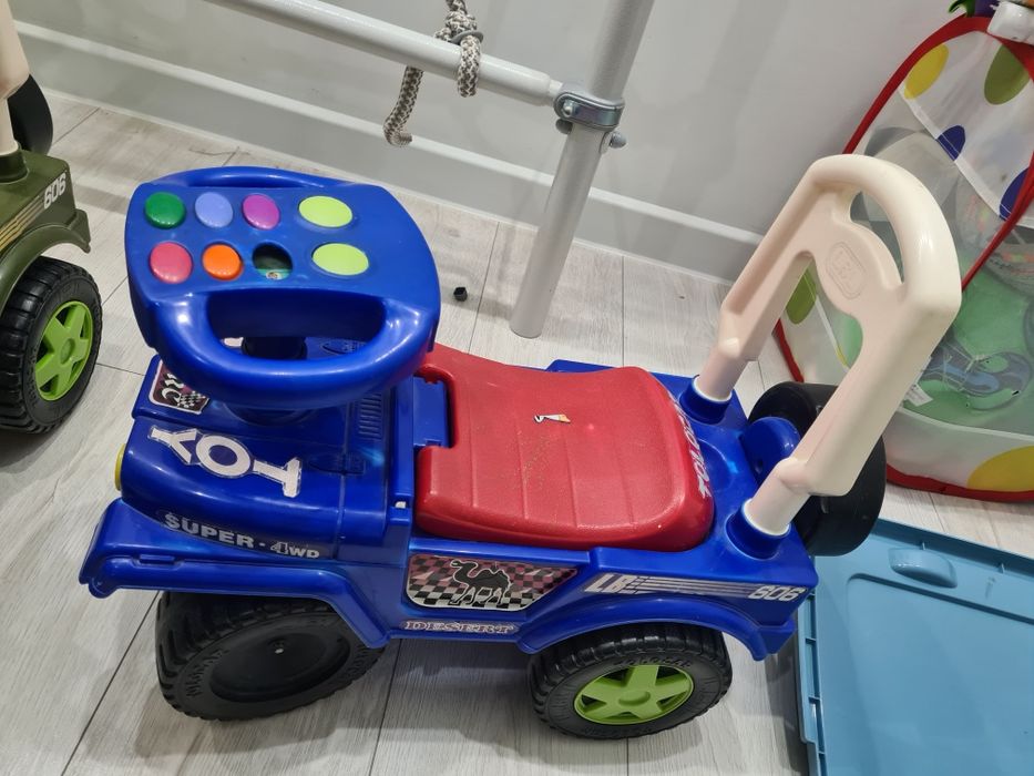 Машинка детская б/у