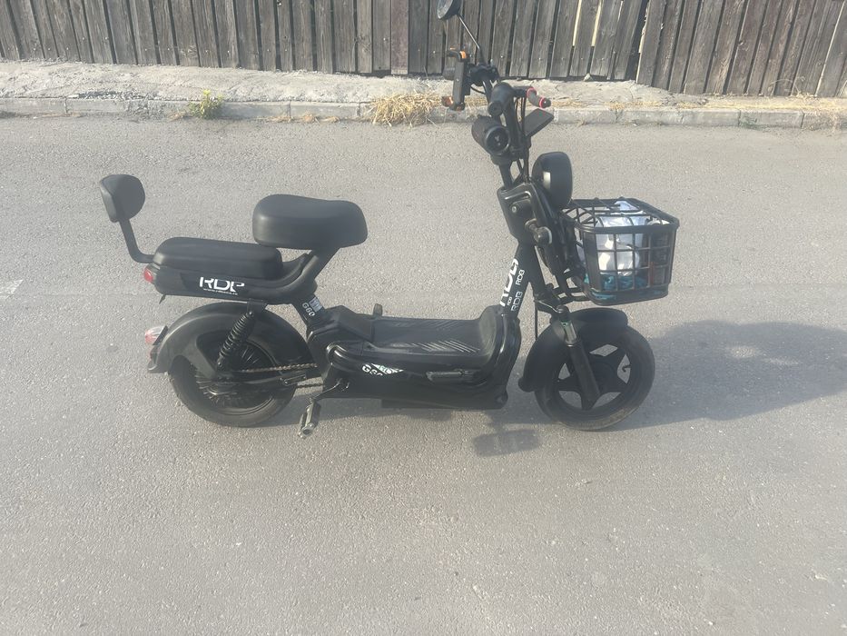 Scuter electric G 60 încărcător baterii noi sau schimb cu iphone