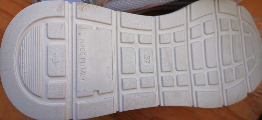 Оригинални маркови дамски сникърси LA FILLE DES FLEURS - 37 номер