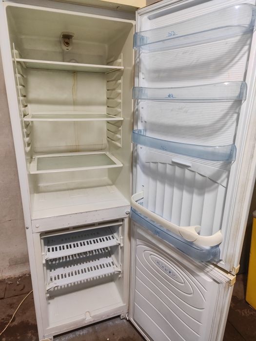 Холодильник рабочий