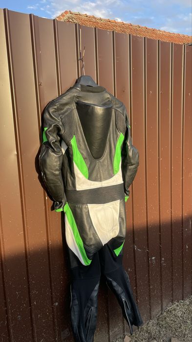 Combinezon, costum moto