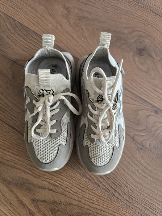 Кроссовки детские