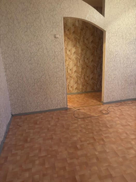 Продам 2 ком. Центр