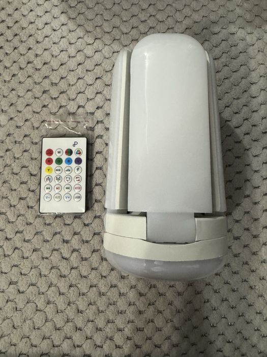 Bec bluetooth cu 4 brațe ( boxă încorporată )