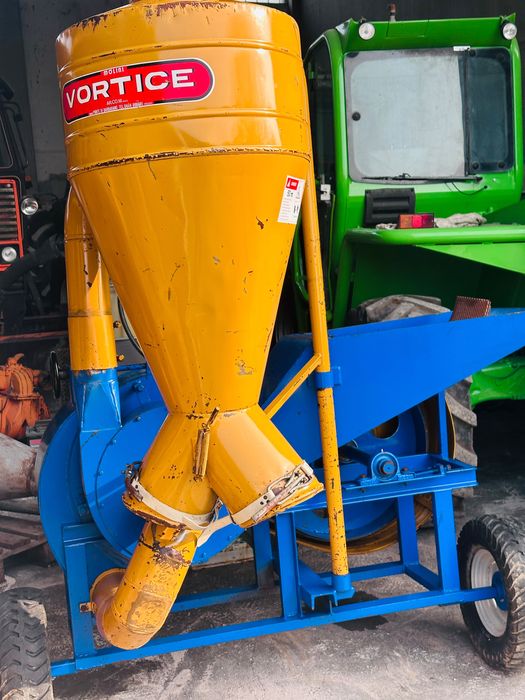 Moara ciocanele la tractor