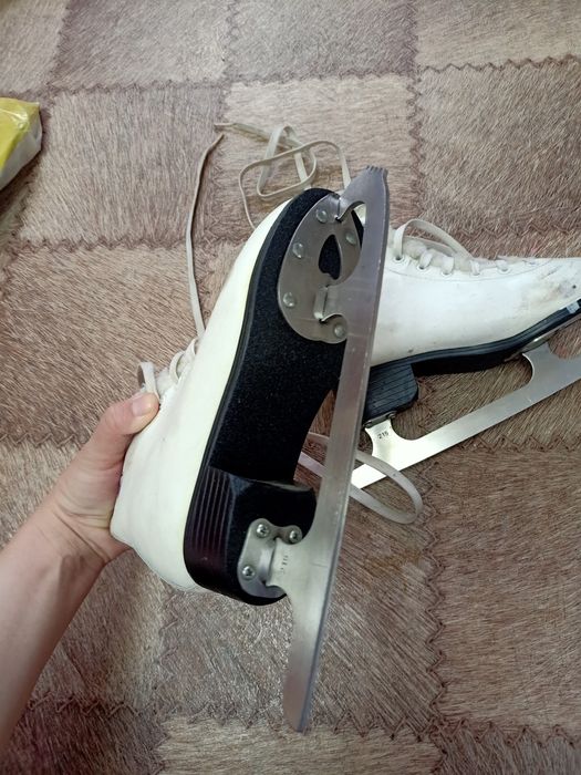 Фигурные коньки 41 р.