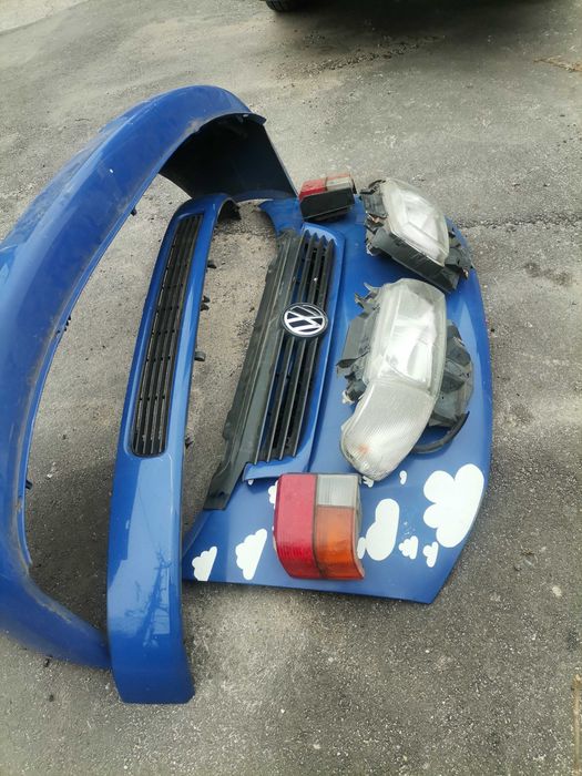 Части за VW t4. Брня фарове и др.