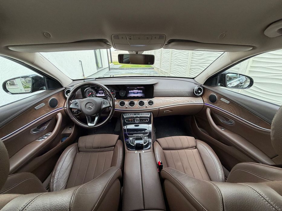 Mercedes-Benz E Mercedes-Benz E220d înmatriculat Interior Luxury, semi-piele, deosebit