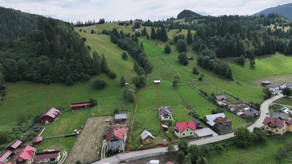 Teren 2.870 mp lângă Pârtia Rarău, 2.310 mp intravilan + casă 51 mp