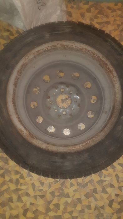 Продам летние покрышки размер 14