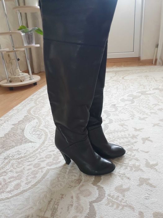 Женские сапоги-ботфорты