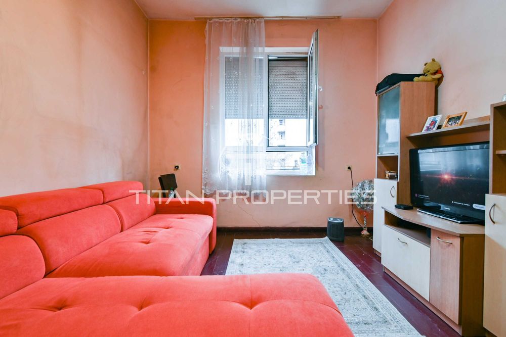 Продава се Двустаен апартамент в София, Център - 60 кв.м за 2834 €/кв.м - Снимка #2